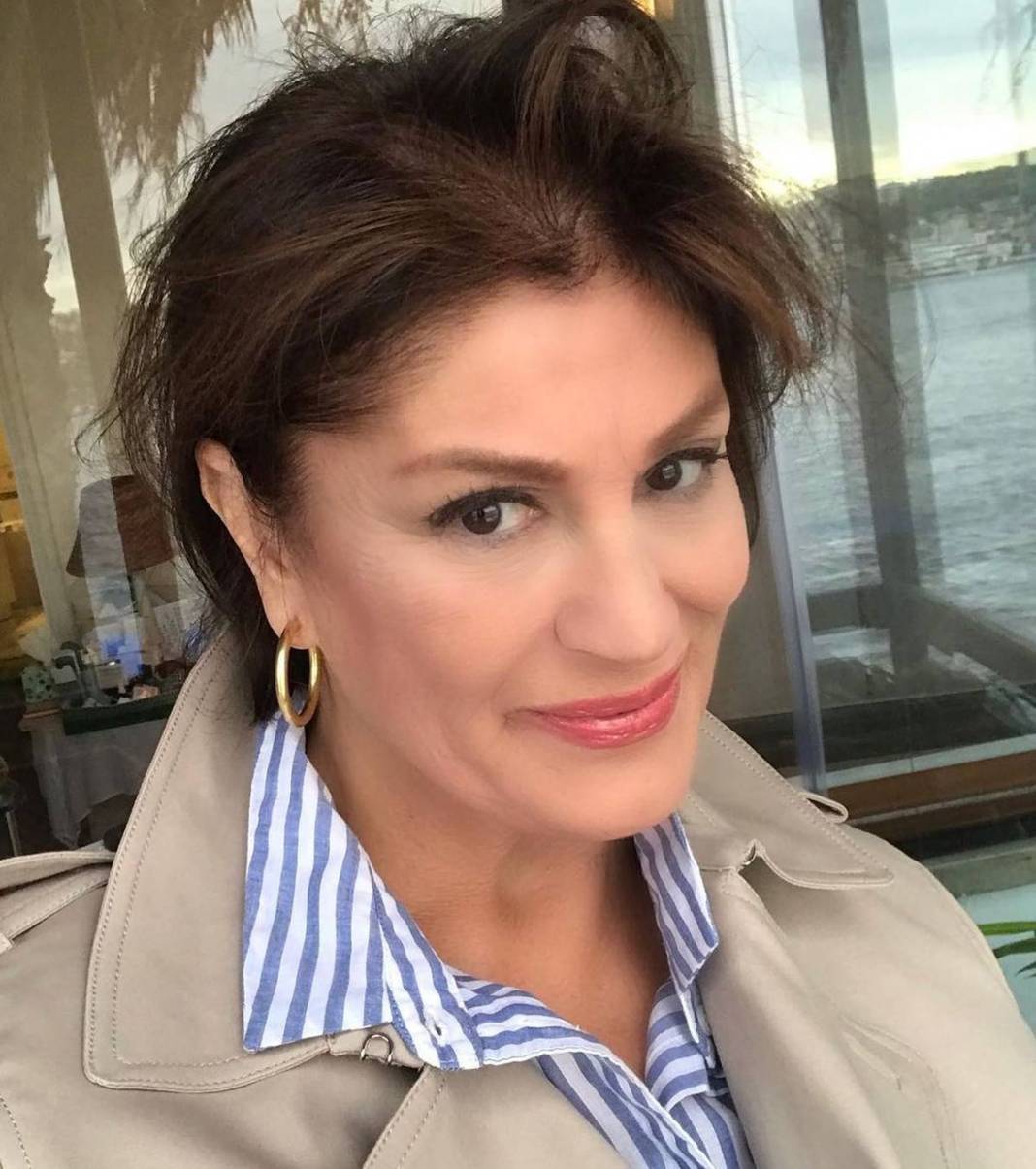 69 yaşındaki Gülşen Bubikoğlu'nun pozları hayran bıraktı! Yıllar geçse de ışıltısını kaybetmiyor... 10